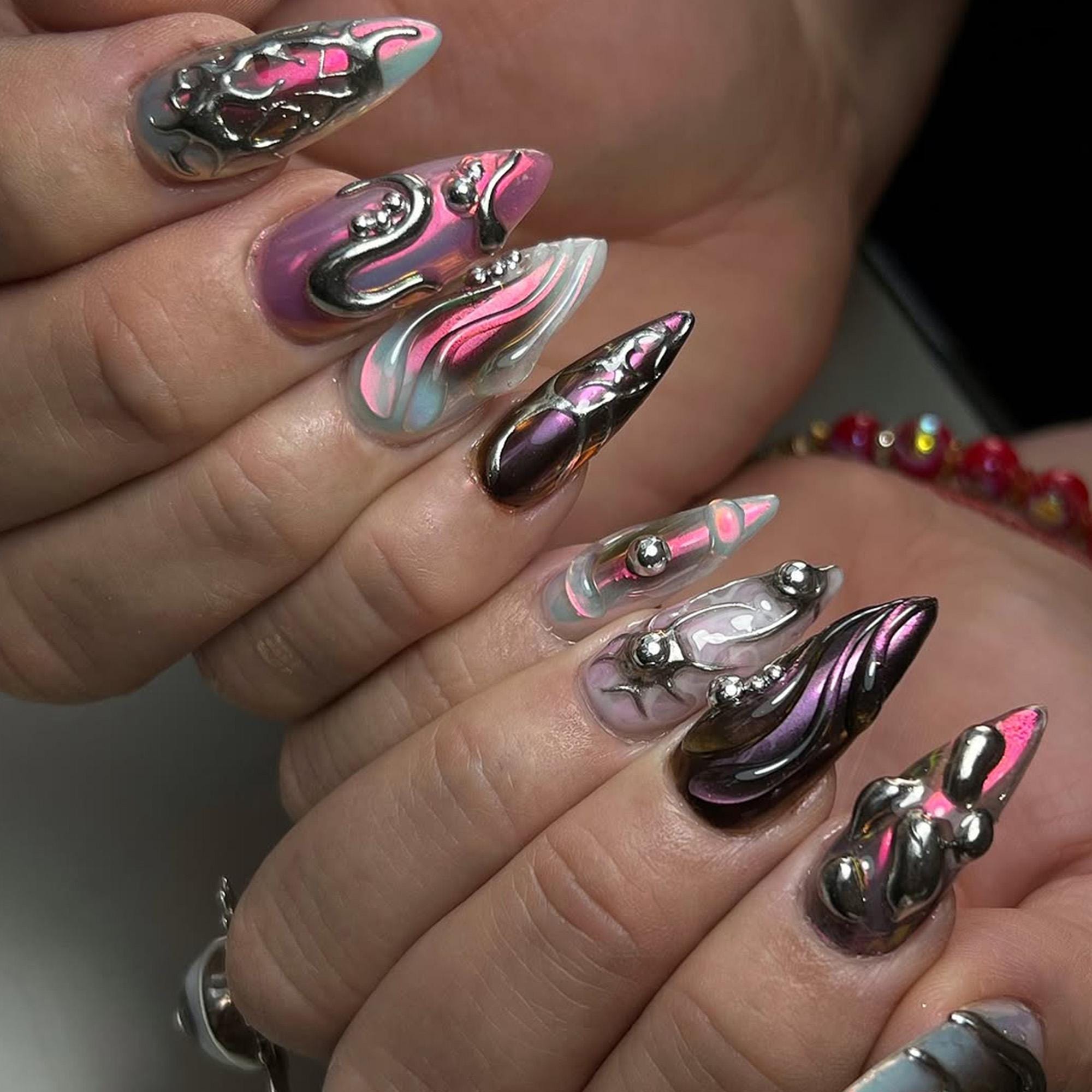 Holographic Nails That Shine in 2025