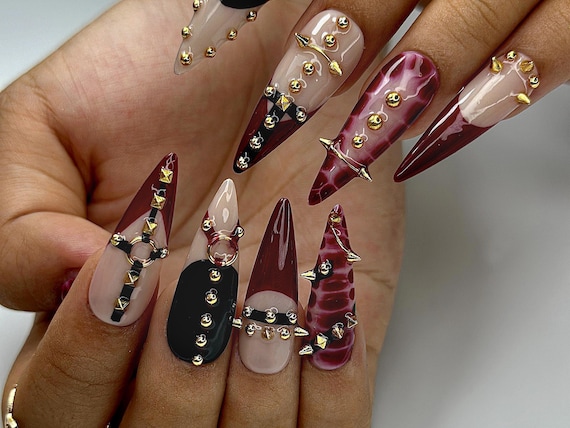ゴシック リュクス スパイク プレスオンネイル | バーガンディ