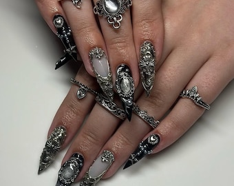 ゴシックバロックメタルプレスオンネイル | ブラック＆シルバーの
