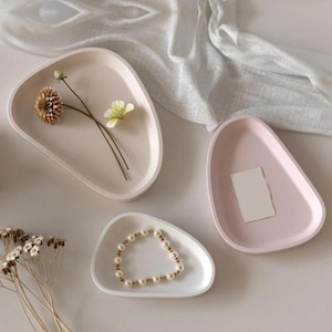 Spacious Oval Plate Designs Tray Home Accessory for Festive and Everyday Use