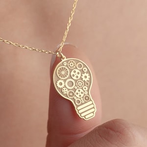 Équipement d'ingénieur et collier ampoule, cadeau ingénieur en mécanique, bijoux steampunk, cadeau de remise des diplômes d'ingénieur, breloque engrenage, cadeau pour petite amie