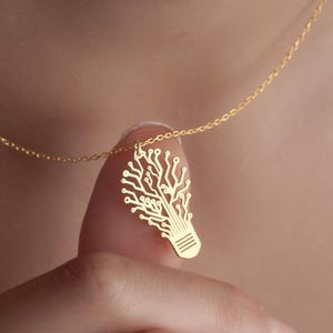 Collier technologie ampoule, pendentif programmeur informatique, bijoux pour carte mère, cadeau de remise des diplômes, bijoux scientifiques, cadeaux pour ingénieur logiciel