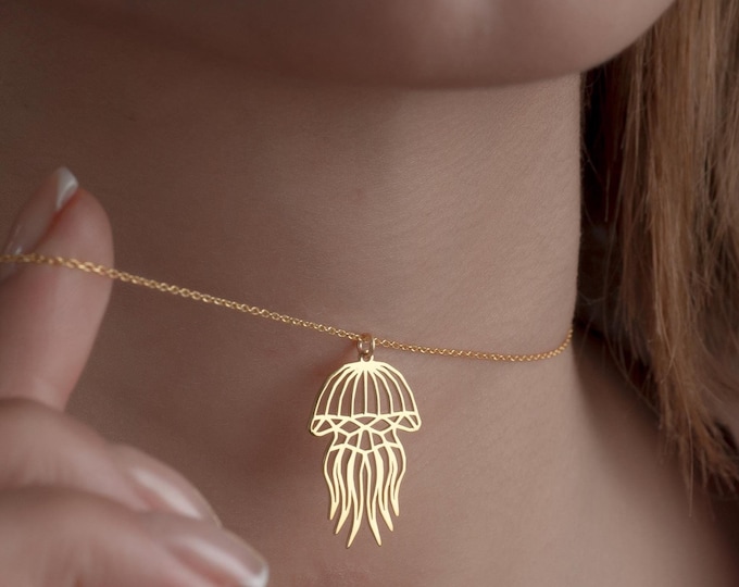 Jellyfish Necklace, Ocean Jewelry, Gift For Her, Beach Charm, Sea Life Jewelry, Nautical Pendant, Sea Creature Gift, Fish Jewelry, Sea Lover