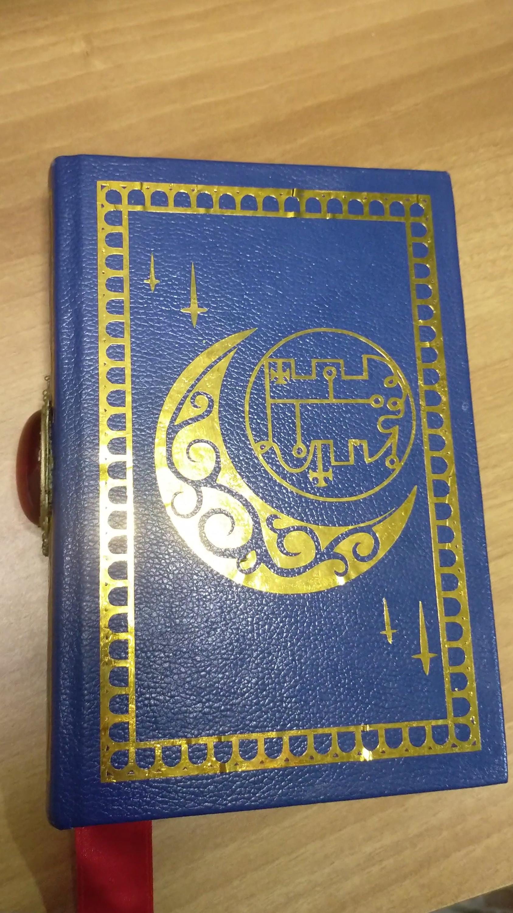 【公式購入】ヘルヴァボス　ストラスの魔導書　スケッチブック Helluvaboss Stolas スケッチブック - メルカリ