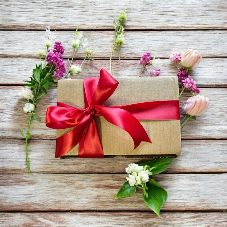 Mom Relaxation Gift Box with Wine Glass, Sleep Set, Shea Lotion & Notebook zdjęcie 7