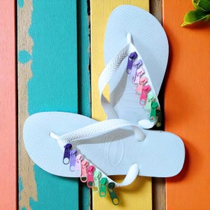 Original Havaianas Flip Flops with Colorful Zipper Embellishments – Handcrafted Fun Summer Sandals