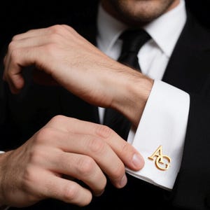Abotoaduras com letras personalizadas e caixa, presente de casamento, abotoaduras com nome de padrinho, presentes para homens, pedido de casamento, abotoaduras com iniciais