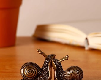 Figuritas de caracoles de latón, acogedoras para el escritorio, regalo de decoración primaveral