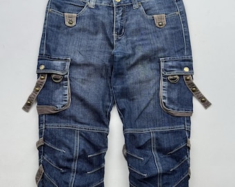 Vintage blauwe denim cargo shorts voor heren, knielengte, utility model met meerdere zakken, casual Y2K-stijl.