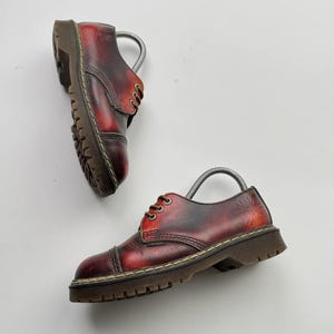 Zapatos vintage de cuero descolorido
