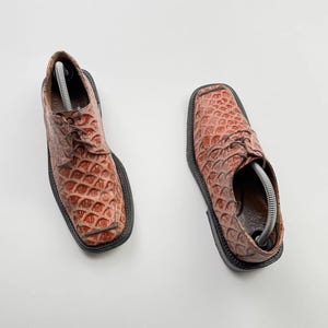 Zapatos de cuero vintage con estampado artístico