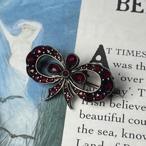 Antique Victorian Gold Filled  Bohemian Garnet Bow Brooch Pin V514