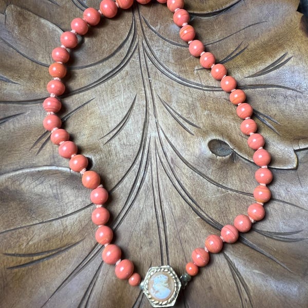 Vintage Coral Color Beads Cameo Choker Necklace V1112