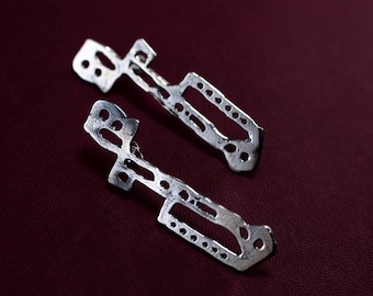 Skulpturale Ohrringe aus oxidiertem Sterlingsilber, handgefertigte tragbare Kunst