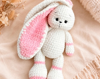 Lapin en peluche à longues oreilles, lapin blanc et rose au crochet, animal en peluche amigurumi fait main