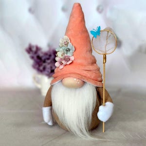 Handmade Peach Gnome with Flower Hat and Butterfly Net – Summer Plush Gnome Decoration – Soft Scandinavian Gnome Gift for Garden Lovers