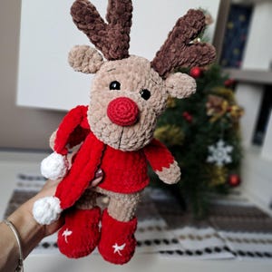 Handmade Crochet Reindeer Plush – Christmas Amigurumi Toy – Soft Stuffed Holiday Gift – Festive Winter Decor for Kids & Adults