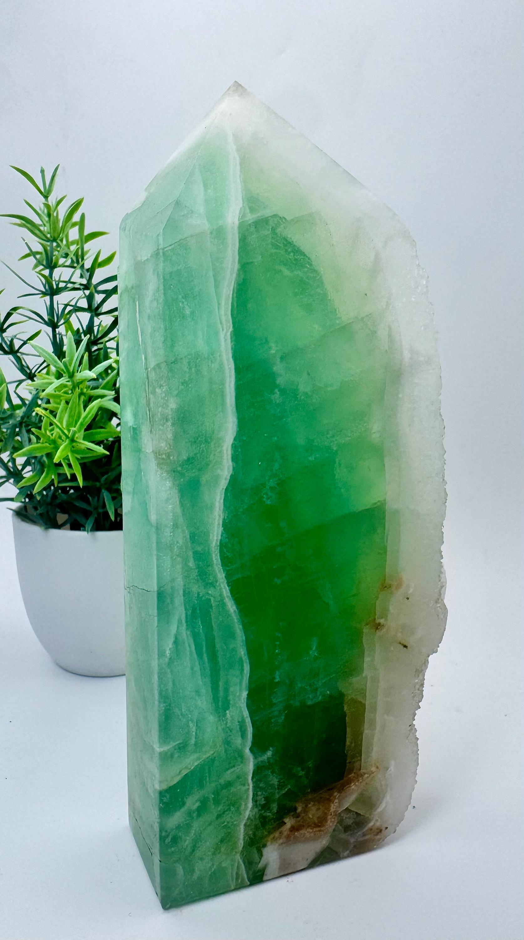 天然クリスタルグリーンシュガーフローライト原石タワー 高さ7インチ