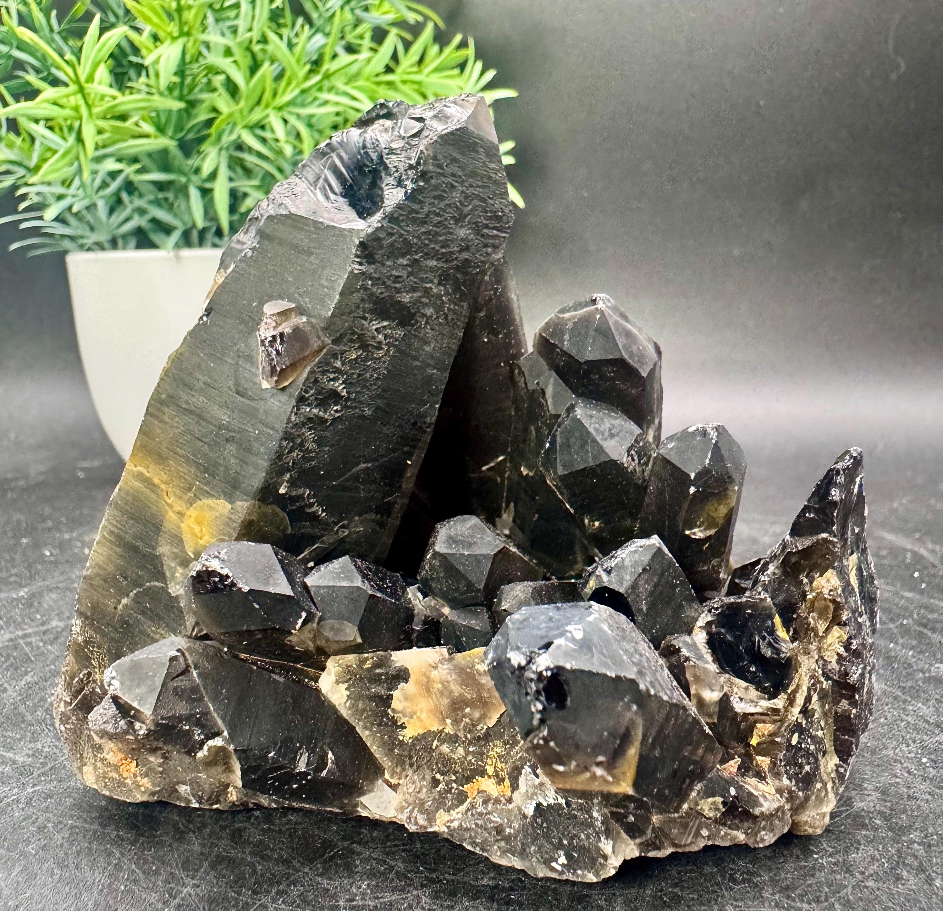 天然水晶 希少スモーキークォーツ ウクライナ産 モリオンポイント/原石