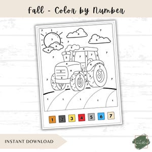 Op de afbeelding: Een zwart-wit kleur-per-nummer afdruk met een tractor, zon en wolken. De woorden "Fall - Color by Number" staan bovenaan. De afbeelding bevat nummers om in te kleuren en een kleurensleutel onderaan. De tekst "INSTANT DOWNLOAD" staat onderaan.