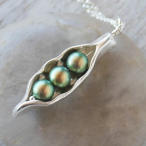 Three Peas in a Pod Necklace - Silver Pea Pod Mother&#39;s Necklace - Mom&#39;s iridescent Green Pearl Pea Pod Pendant - Three Peas Push Gift