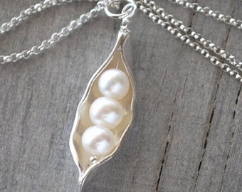 Three Pea Pod Necklace - Silver Pea Pod Mother's Necklace - Mom's Pearl Peas in a Pod Pendant - Three Peas