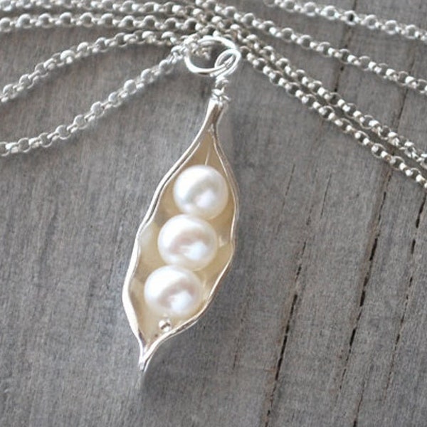 Three Pea Pod Necklace - Silver Pea Pod Mother's Necklace - Mom's Pearl Peas in a Pod Pendant - Three Peas