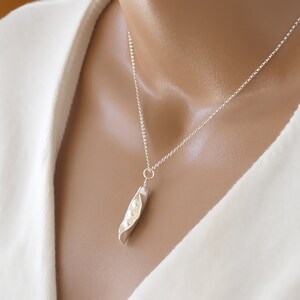 Three Pea Pod Necklace Silver Pea Pod Mother's Necklace Mom's Pearl Peas in a Pod Pendant Push Gift Three Peas image 3