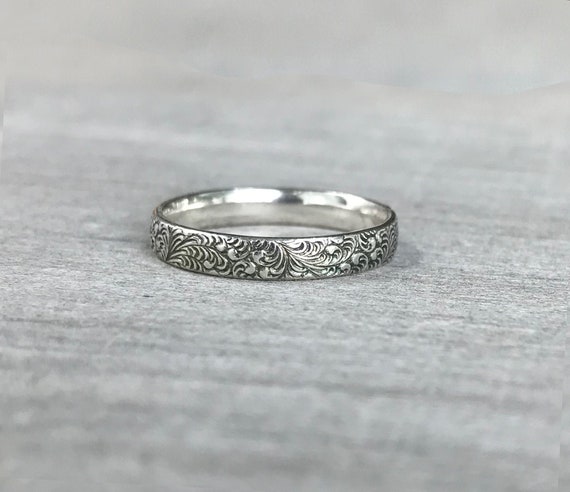 Thin Swirls Peridot Ring Thin Swirls Peridot Ring