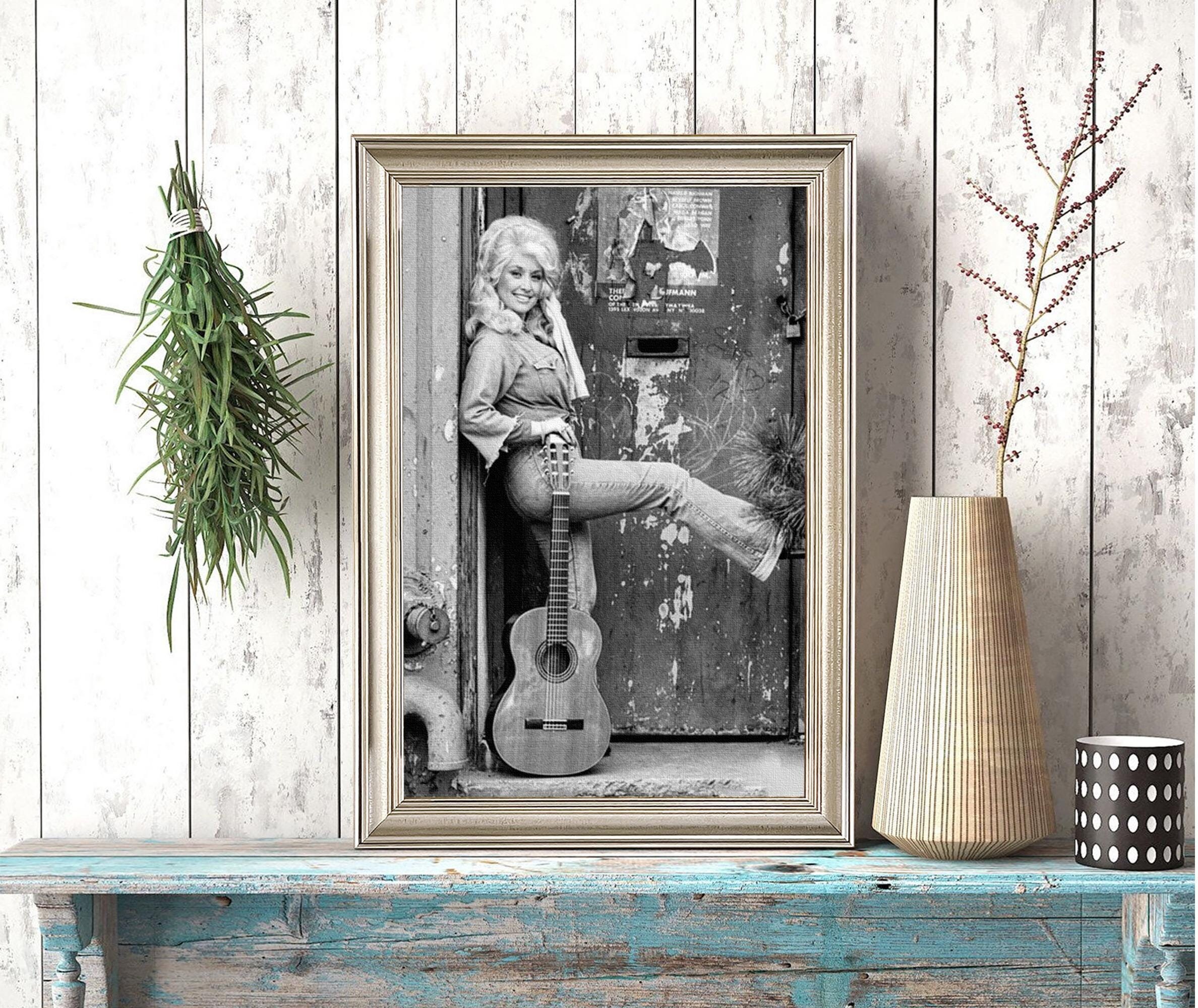 Vintage Gold 33x27 Picture Frame – 33 x 27 Ornate Poster