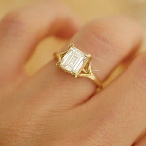 Asscher Cut Lab Grown Diamond Engagement Ring: 14k Gold