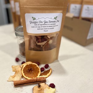 GRATEFUL SIMMER POT kits | don’t show up empty handed | host gifts | stovetop potpourri | simmering potpourri | Christmas gift | thankful