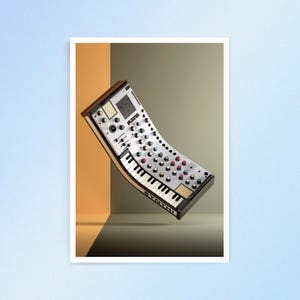 Stampa artistica EMS Synthi KB-1 leggermente piegata – Omaggio a un sintetizzatore analogico unico – Decorazione per studio musicale per amanti dei sintetizzatori e decorazione da parete per la casa