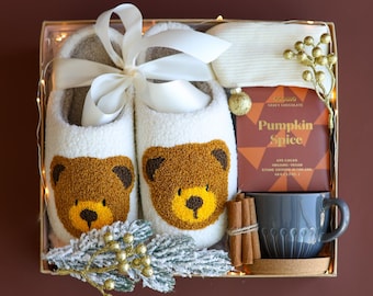Hygge gift,Gift box for women,Holiday gift box,Christmas gift basket,Cozy gift basket, care package,Warm and Cozy gift box,Cabin gifts