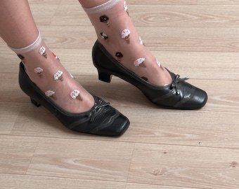 Vintage ladies heel shoes square toe leather