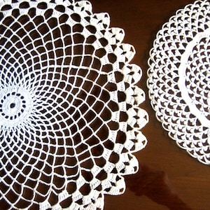 Doilies Vintage Doily Pair White 2 Lace Rounds Center Spiral Net & Picot Runner