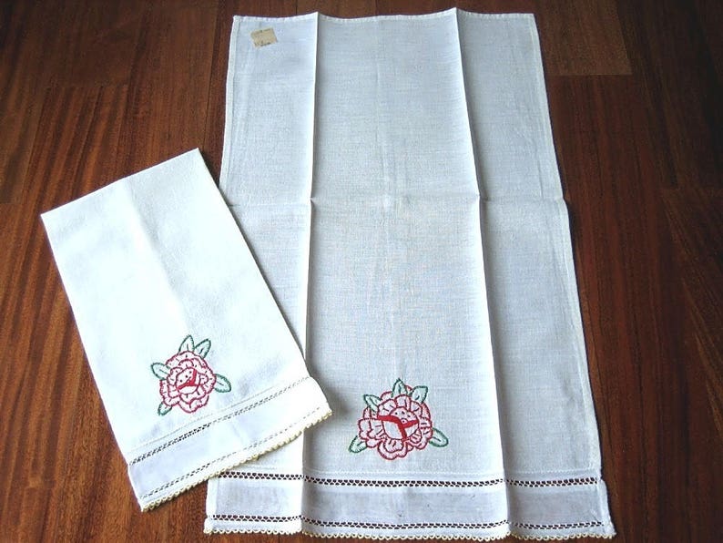 TOWEL Vintage BUT NEW Kitchen Hand Glass Bar Cloth Embroidered Flowers Linen image 1