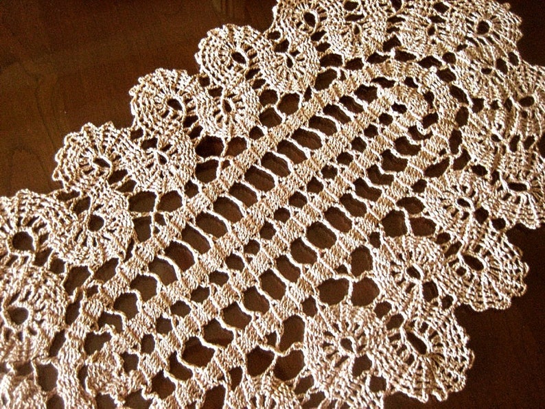 Doily HAND CROCHETED Lace Dresser Runner Bureau Scarf Cotton Tablecloth