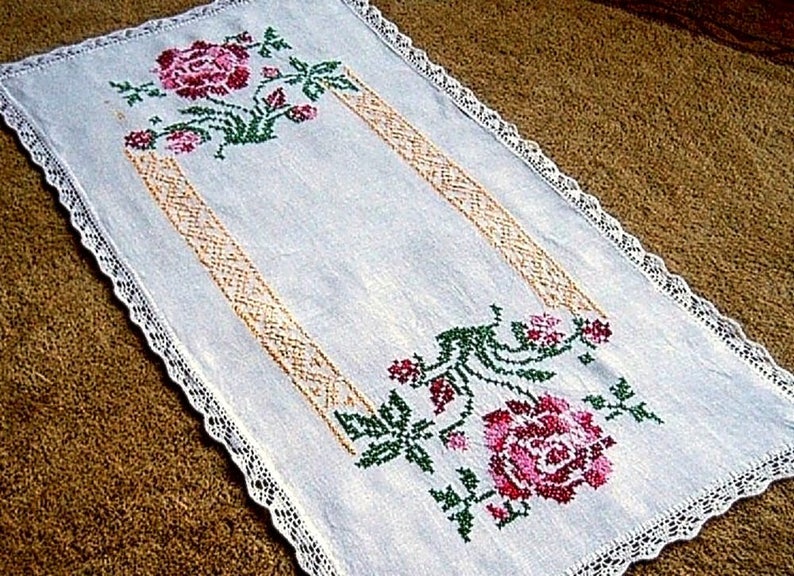 Table Runner Vintage Linen Embroidered Beautiful Cross Stitch Etsy