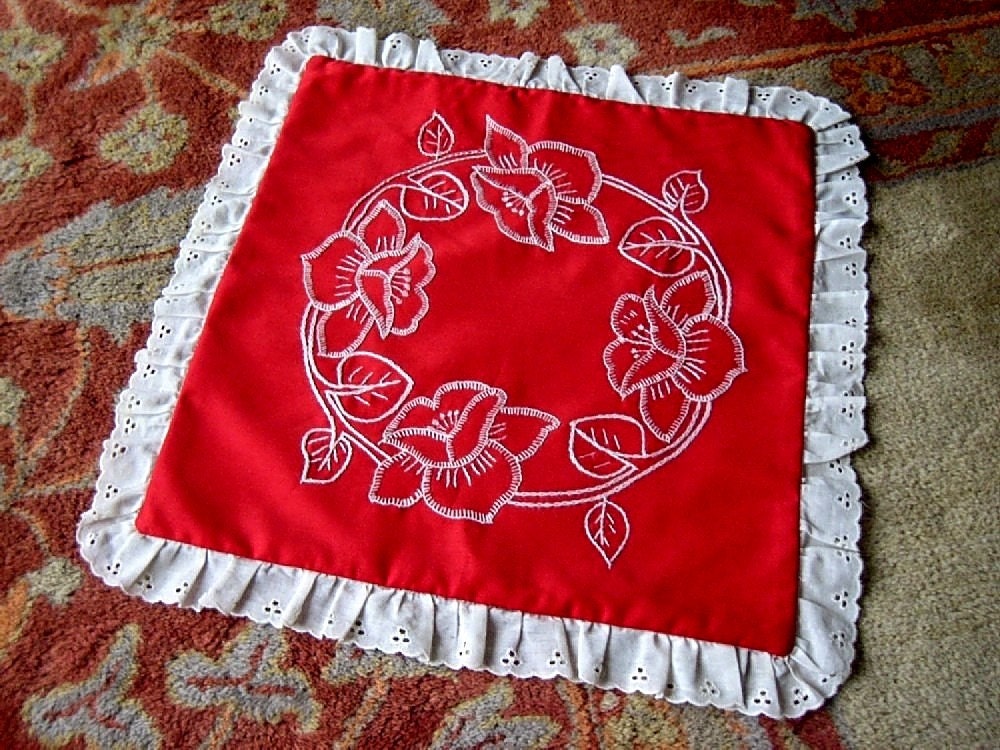 SHAM Pillow Case RED White Embroidered Eyelet Lace Trim Hawaiian Hand