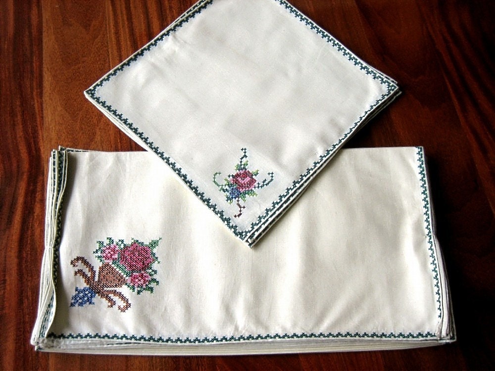 PLACE MAT Table Set 4 Colorful Embroidered Setting and 4 Etsy
