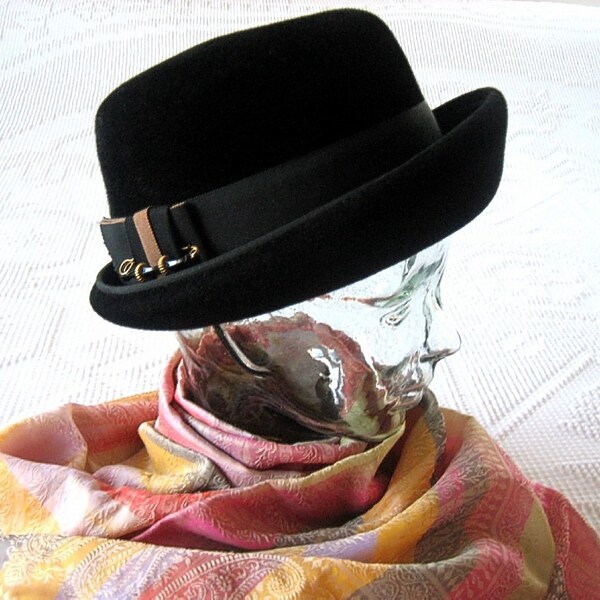 HAT Vintage Pill Box Era Retro Dress Up Costume Audrey Jackie O Vogue Black Wool Fancy Sash and Pin