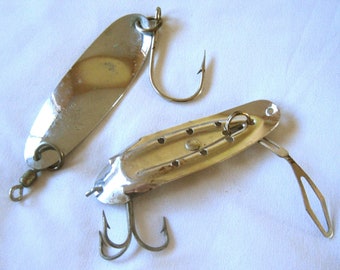 Antique FISHING LURE group Vintage Tackle Hooks Lures Bait  or Line Old Tackle item