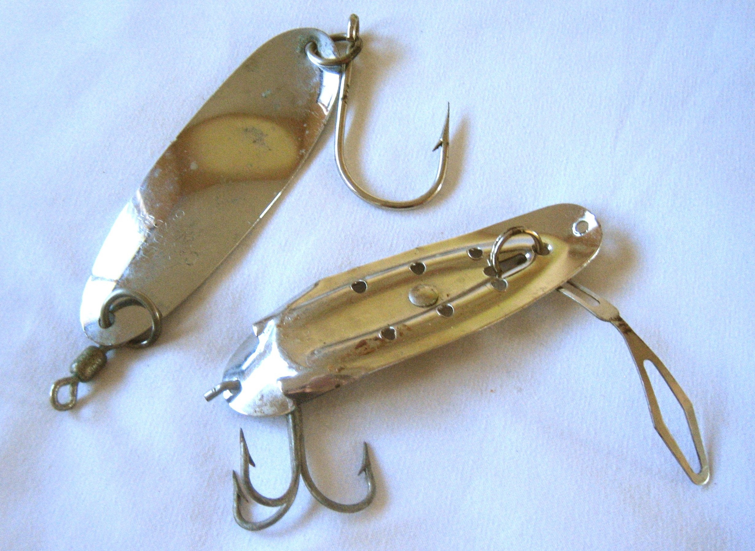 3 OLD VINTAGE HERBS DILLY SPINNING FISHING TACKLE LURE