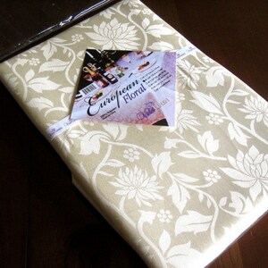 Vintage UNUSED TABLECLOTH Damask Creamy Off White Curl Flowers 84&quot; Still New in Package