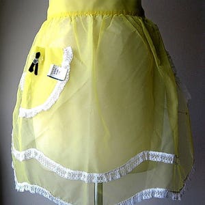 APRON Kitchen Skirt Bottom Cover PINAFORE Vintage Yellow Organdy Whiite Lace Big Pocket