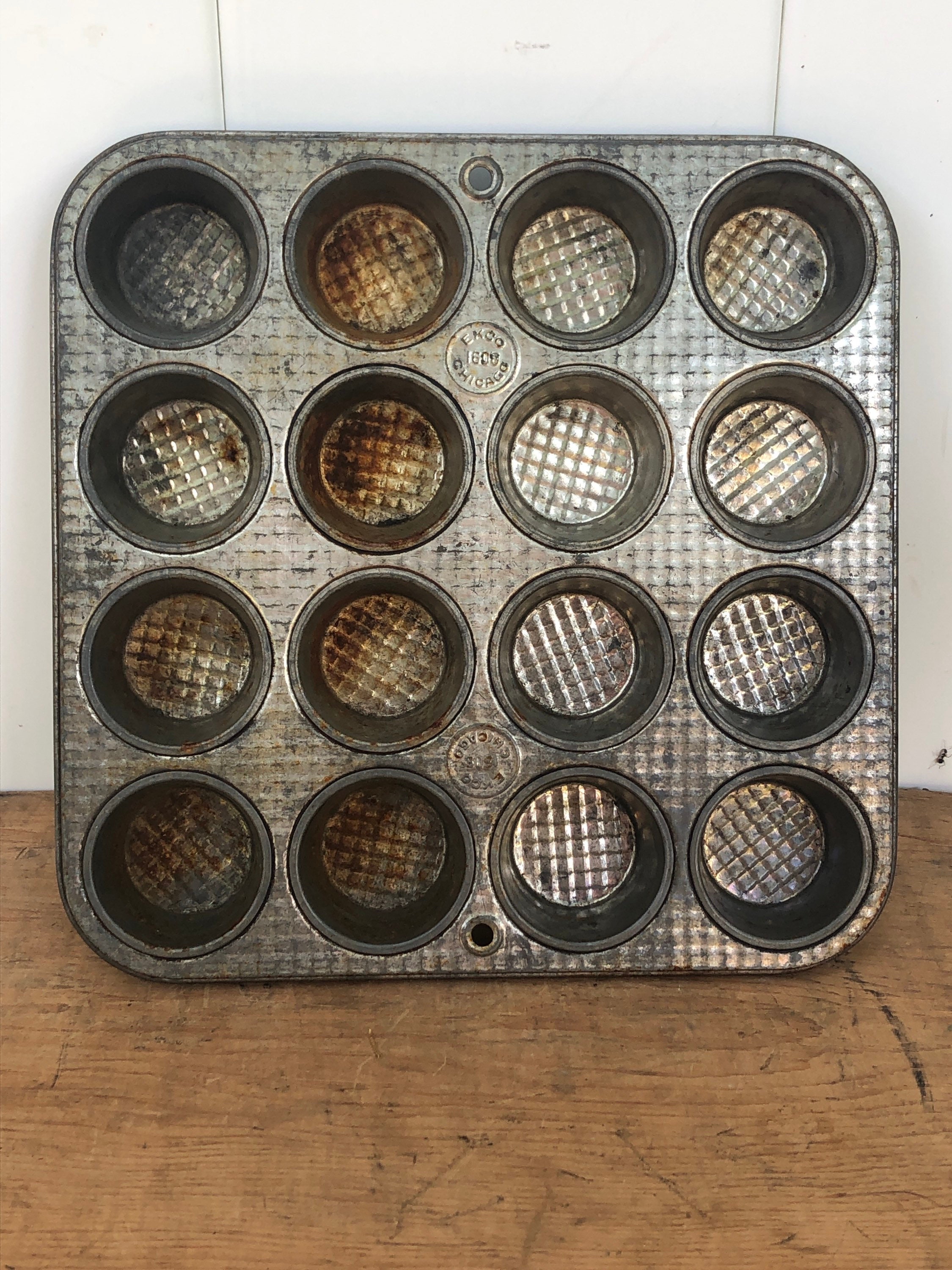 Wilton Mini Muffin Cupcake Pan 24-Cavity (12 Top, 12 bottom) Mini Pumpkin  NEW