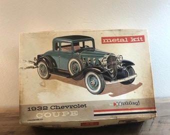 Vintage Hubley 1932 Chevrolet Coupe Metal Model Kit in Box - B