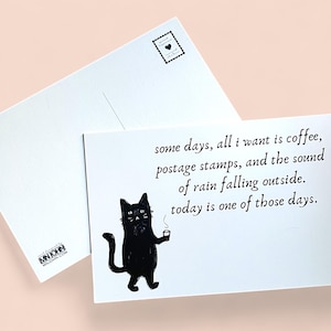 Cartão postal de gato preto para dia chuvoso – Presente para amantes de selos de café – Papelaria minimalista e aconchegante – Amigo por correspondência – Estética de menina triste