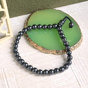 Handmade Hematite Muslim Misbaha Tasbih – 8mm Natural Stone Islamic Prayer Beads 99 Beads Muslim Tasbeeh Rosary for Dhikr Gift Boxed